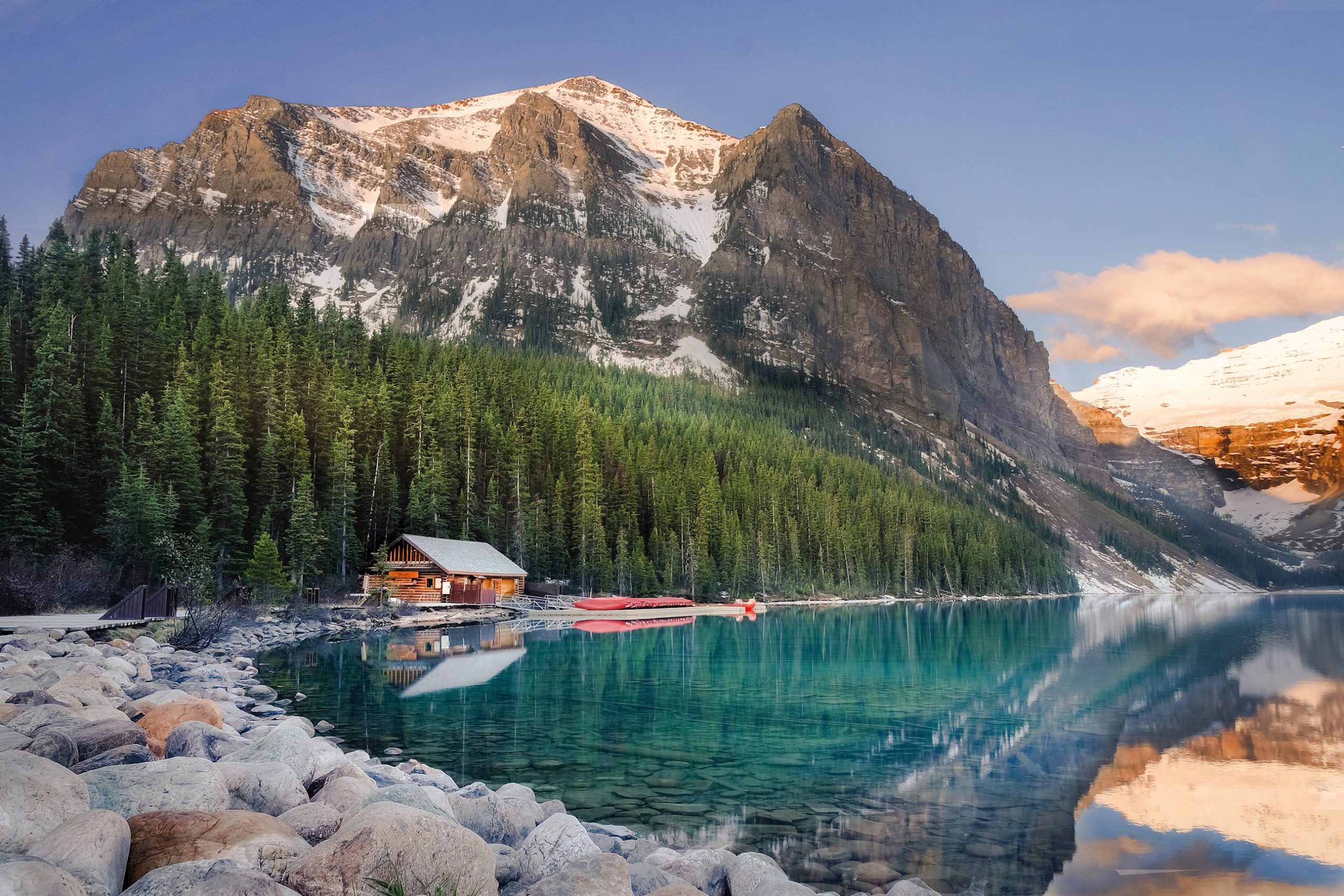 THE STUNNING ROCKY MOUNTAINS AND GLACIERS OF ALBERTA